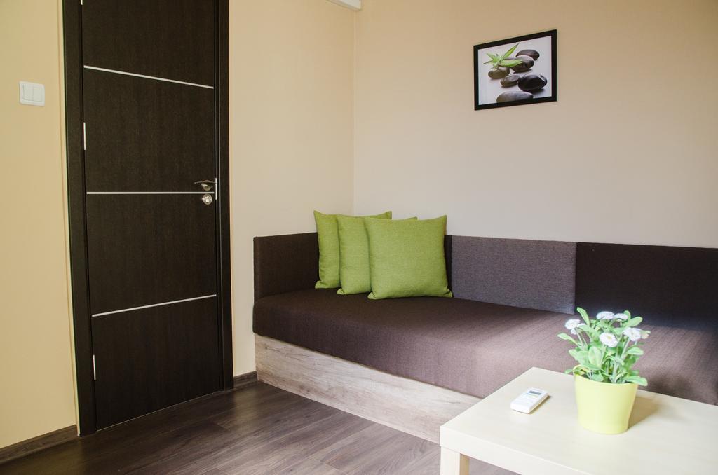 Green Corner Wellness Püspökladány Ruang foto